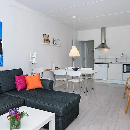 4 Person On A In Appartement